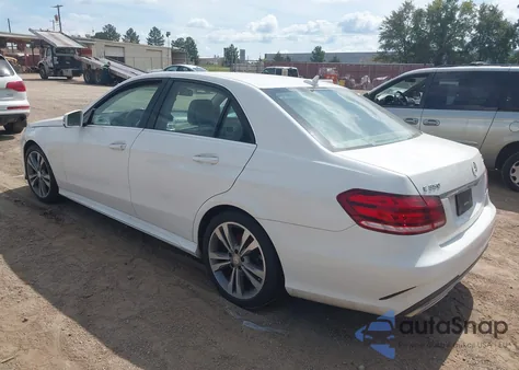 2016 Mercedes-Benz E 350 z USA, uszkodzony, nr VIN WDDHF5KB5GB252070